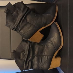 ❤️Cute Cowboy/Cowgirl boots - Black w/tan heel women's size 7 ❤️WORN 1X